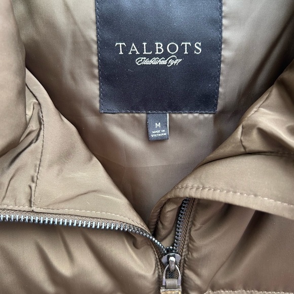 Talbots Women’s Full Zip Puffer Vest. Size Medium - Picture 4 of 4
